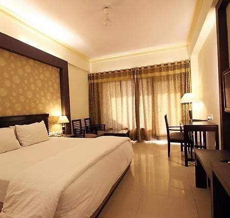 Shiva Oasis Resort Нимрана Номер фото