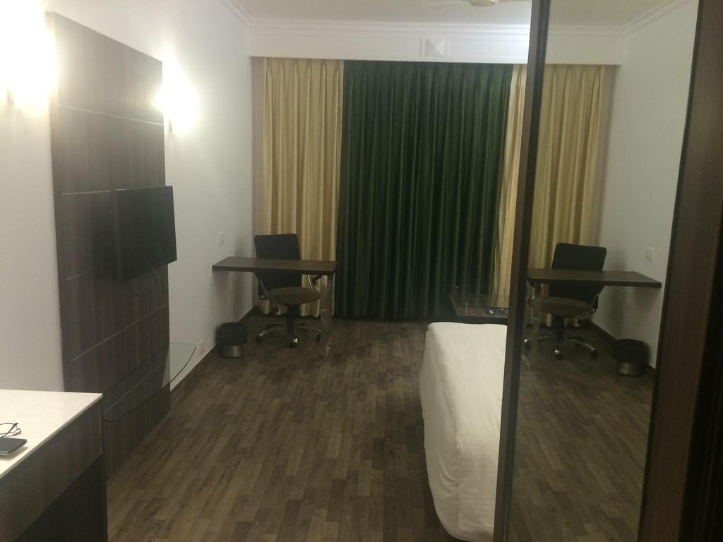 Shiva Oasis Resort Нимрана Экстерьер фото