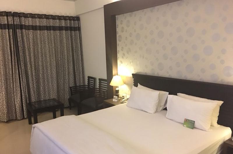 Shiva Oasis Resort Нимрана Экстерьер фото